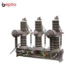 ZW32-24 Outdoor Vacuum Circuit Breaker 24kV VCB 3150A - Smart Recloser Controller Fault Isolation Distribution Automation